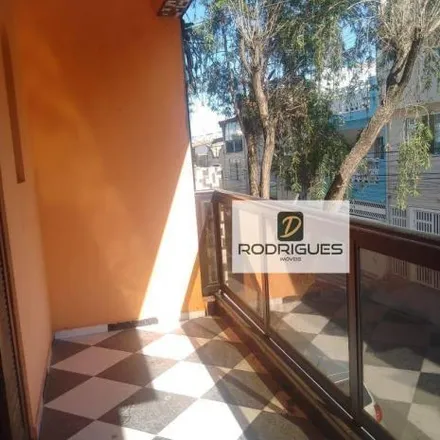 Rent this 3 bed house on Rua Raio de Luar in Piraporinha, Diadema - SP