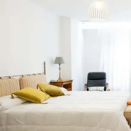 Rent this 5 bed room on Sant Joan de la Creu in Carrer del Poeta Querol, 6