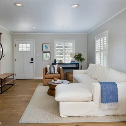 Image 5 - 7822 Boeing Avenue, Los Angeles, CA 90045, USA - House for sale