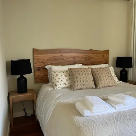 Rent this 1 bed apartment on Palácio dos Condes de Azevedo (14) in Largo da Monarquia do Norte, 4049-019 Porto