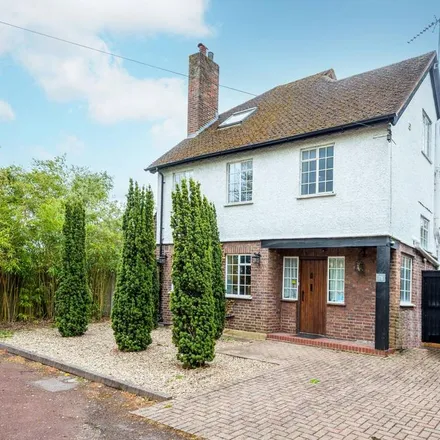 Rent this 5 bed house on Ennismore Avenue in London Road, Guildford