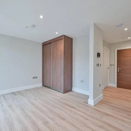 Rent this studio apartment on Land Rover Service Centre Wimbledon in Bushey Road, London