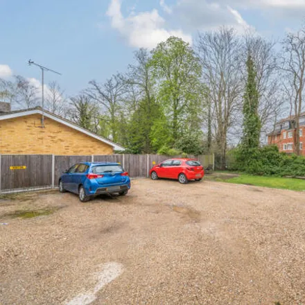 Image 3 - Highfield Road, West Byfleet, Surrey, Kt14 - Apartment for sale