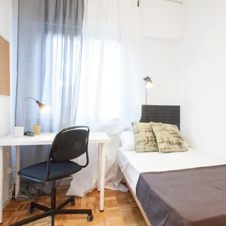 Rent this 1studio room on Madrid in Calle de Arturo Soria, 161