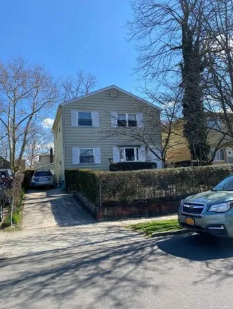 Buy this 4 bed house on 30 Dunwood Road in Village of Port Washington North, North Hempstead