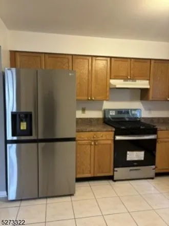 Image 2 - 750 Mc Gillvray Place, Linden, NJ 07036, USA - House for rent