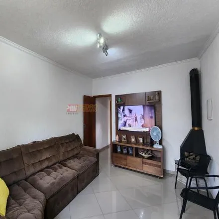 Rent this 3 bed house on Rua Fausto Ribeiro de Carvalho in Rudge Ramos, São Bernardo do Campo - SP