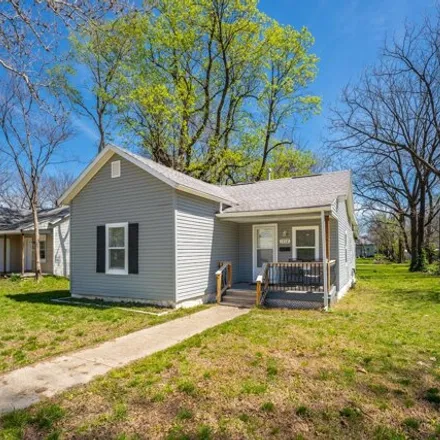 Buy this 3 bed house on 1712 N Clay Ave in Springfield, Missouri