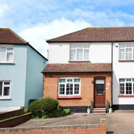 Buy this 3 bed house on Addison Avenue in Oakwood, London