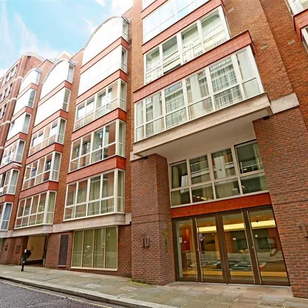 Rent this studio apartment on 10 Hosier Lane in London, EC1A 9LQ