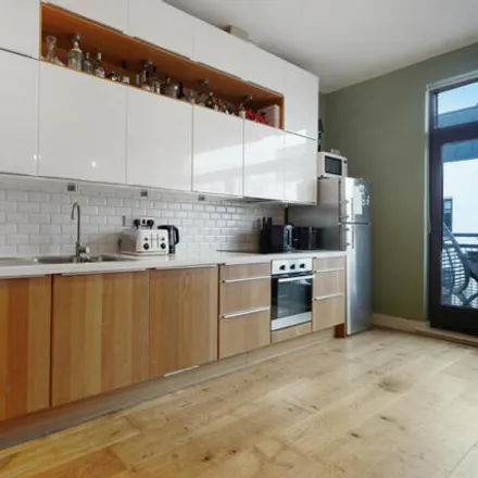 Image 3 - Kimberley Road, London, NW6 7SF, United Kingdom - Apartment for sale