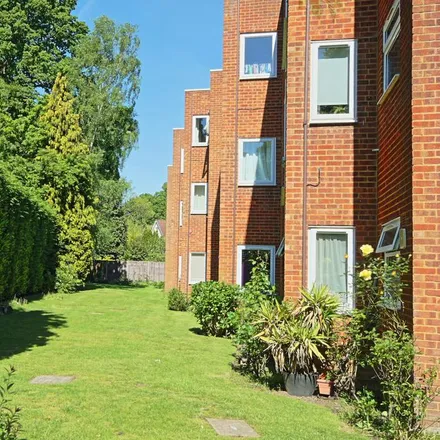 Rent this 2 bed apartment on Brewery Road in Horsell, GU21 4LJ
