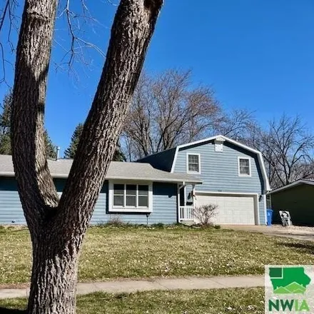 Image 2 - 970 Valley View Drive, Vermillion, SD 57069, USA - House for sale
