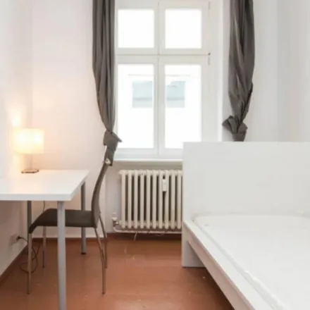 Rent this 4 bed room on Comenius-Schule in Gieselerstraße 4, 10713 Berlin