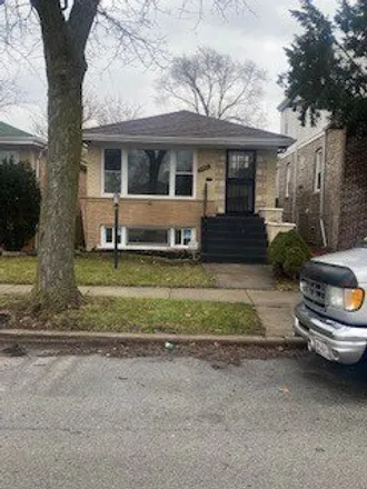 Buy this 3 bed house on 9905 South Parnell Avenue in Chicago, IL 60628