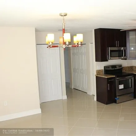 Image 3 - 770 Northeast 39th Street, Oakland Park, FL 33334, USA - House for rent