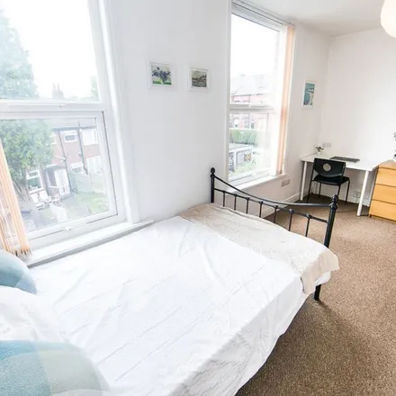 Rent this 3 bed apartment on Cumberland Court in Broomfield Place, Leeds