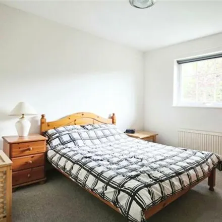 Image 5 - Southwick Court, Bracknell Forest, RG12 0XL, United Kingdom - Townhouse for sale