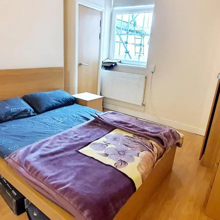 Rent this 1 bed apartment on Connaught Road in Cardiff, CF24 3PX