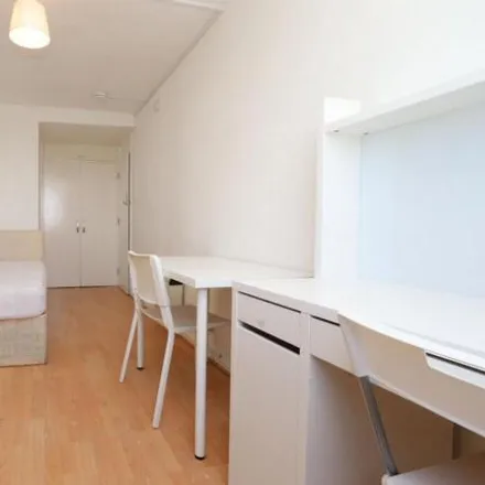 Rent this studio house on Tate House in Mace Street, London