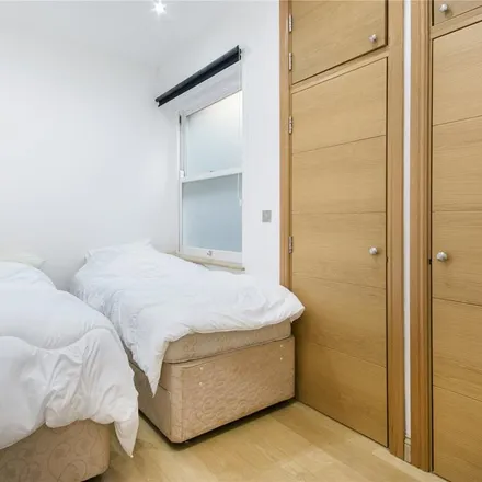 Image 9 - Bottega, Rivington Street, London, EC2A 3QB, United Kingdom - Apartment for rent