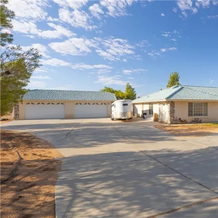 Image 3 - 23825 Cahuilla Road, Apple Valley, CA 92307, USA - House for sale