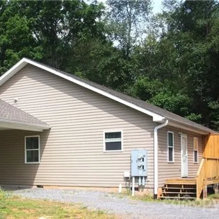 Buy this 6 bed house on 198 Felmet Street in Waynesville, NC 28786