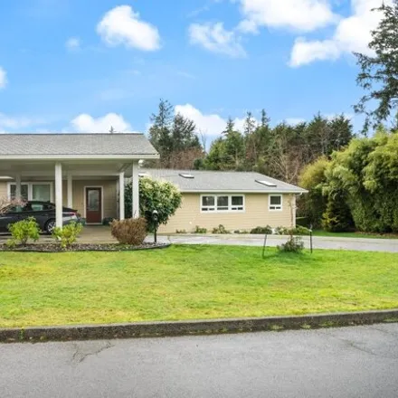 Buy this 6 bed house on 59 West Kensington Avenue in Astoria, OR 97103