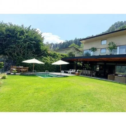 Buy this 5 bed house on Carretera a la Peña in La Capilla, 51200 Valle de Bravo