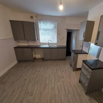 Image 3 - Every Street, Burnley, BB11 4LS, United Kingdom - Townhouse for rent