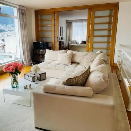 Buy this 3 bed apartment on el escocés in Avenida la Coruña, 170107
