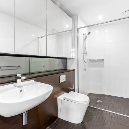 Image 5 - 32 Rothschild Avenue, Rosebery NSW 2018, Australia - Apartment for rent