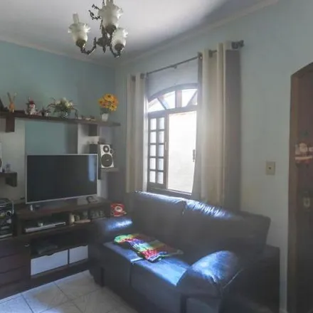 Buy this 6 bed house on Gonçalves Imóveis e Condomínios in Avenida Kennedy 143, Centro