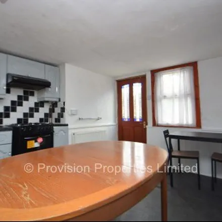 Image 7 - Beechwood Row, Leeds, LS4 2LY, United Kingdom - Townhouse for rent