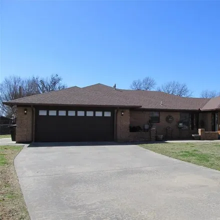 Buy this 2 bed house on 644 Parkway Circle in Durant, OK 74701