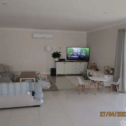 Rent this 3 bed apartment on 14 Elliott Street in Millthorpe NSW 2798, Australia