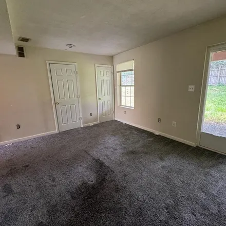Rent this 3 bed townhouse on 20399 Kellys Lane in Washington County, MD 21742
