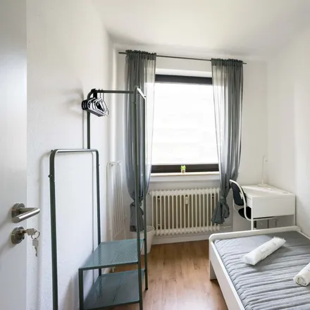 Rent this 4 bed room on Kölner Landstraße 352 in 40589 Dusseldorf, Germany