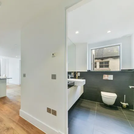 Image 7 - Waterman House, 41 Kingsway, London, WC2B 6TP, United Kingdom - Apartment for rent