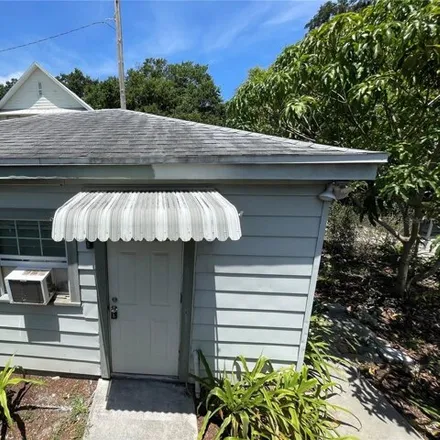 Rent this 1 bed house on 1011 East Columbus Drive in Alameda, Tampa