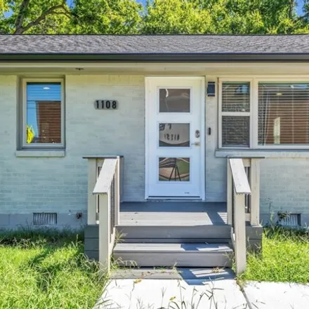Rent this 3 bed house on Friendship Baptist Church in 32nd Avenue North, Nashville-Davidson