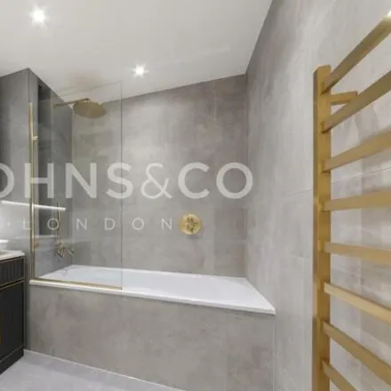 Image 8 - Siena House, Macclesfield Road, London, EC1V 8AE, United Kingdom - Room for rent