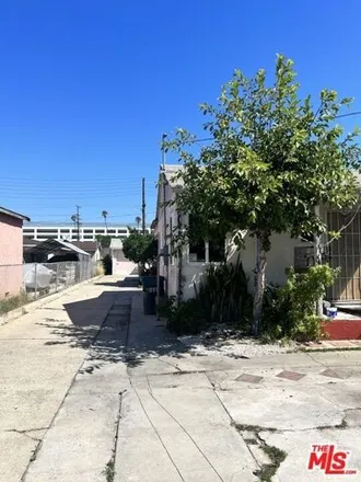 Buy this 3 bed house on 4013 West 104th Street in Inglewood, CA 90304
