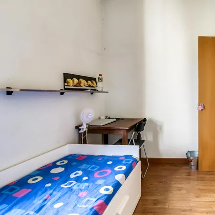 Rent this 3 bed room on Carrer de Coïmbra in 08001 Barcelona, Spain
