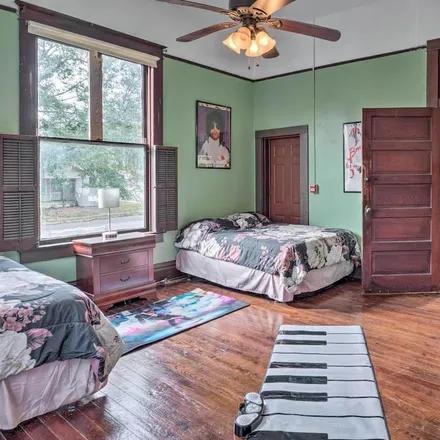 Rent this 3 bed house on Shreveport