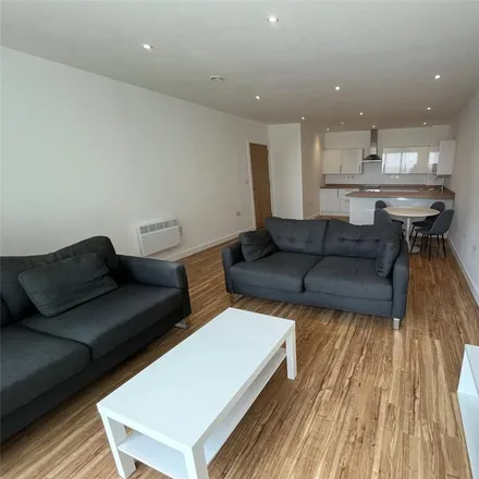 Rent this 3 bed apartment on Gillingham Gate Road in Gillingham, ME4 4RS