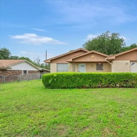 Buy this 3 bed house on 1511 Richard Drive in Killeen, TX 76541