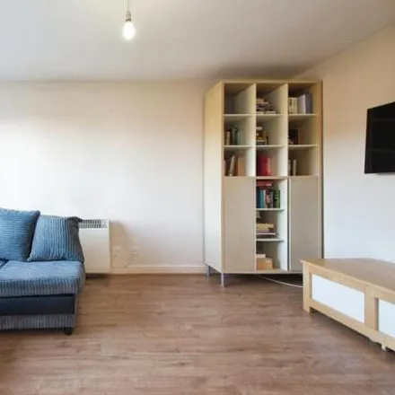 Image 4 - Bywater House, 1-56 Harlinger Street, London, SE18 5SX, United Kingdom - Apartment for sale
