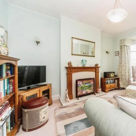 Image 2 - Merton Way, Richmond Upon Thames, Surrey, Kt8 - House for sale