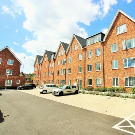 Rent this 2 bed apartment on Brent Court in London, NW11 9TU